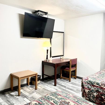 Azure Sky Motel Fort Scott ภายนอก รูปภาพ