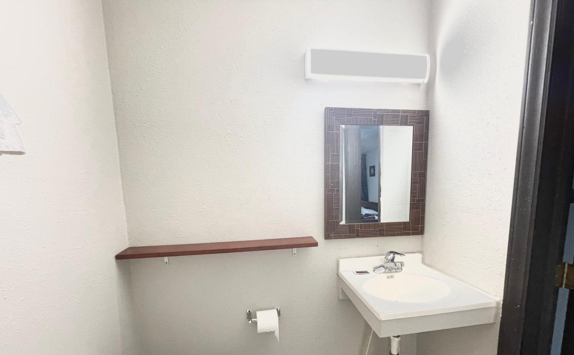 Azure Sky Motel Fort Scott ภายนอก รูปภาพ